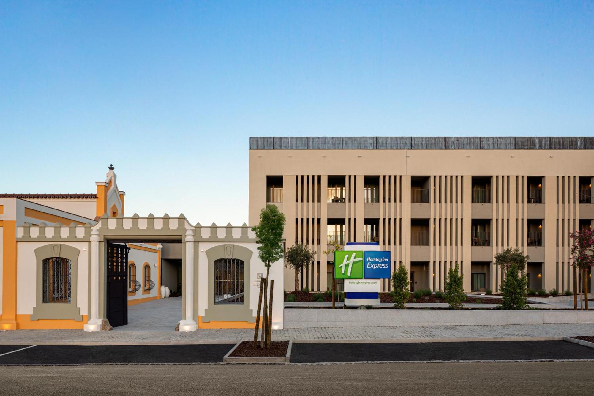 Holiday Inn Express Evora By Ihg Exterior foto